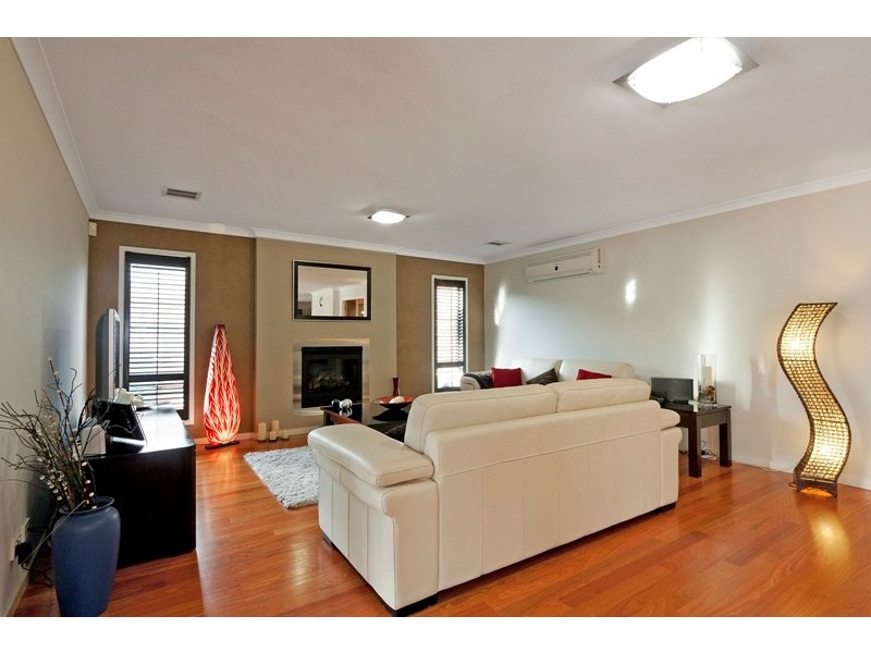 9 Rose Garden Court, Narre Warren North VIC 3804