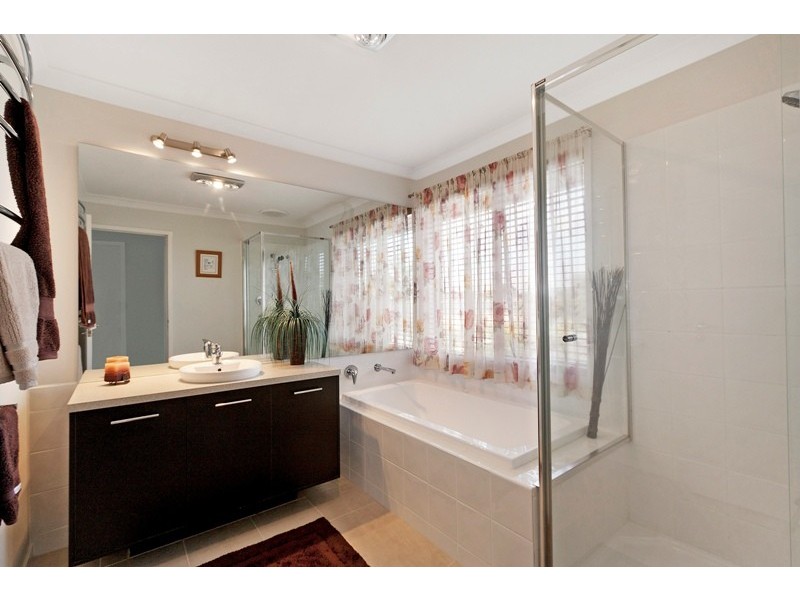 9 Rose Garden Court, Narre Warren North VIC 3804