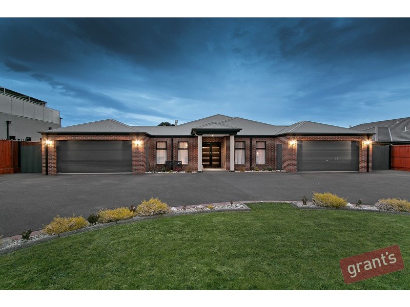 29 Rose Garden Court, Narre Warren North VIC 3804