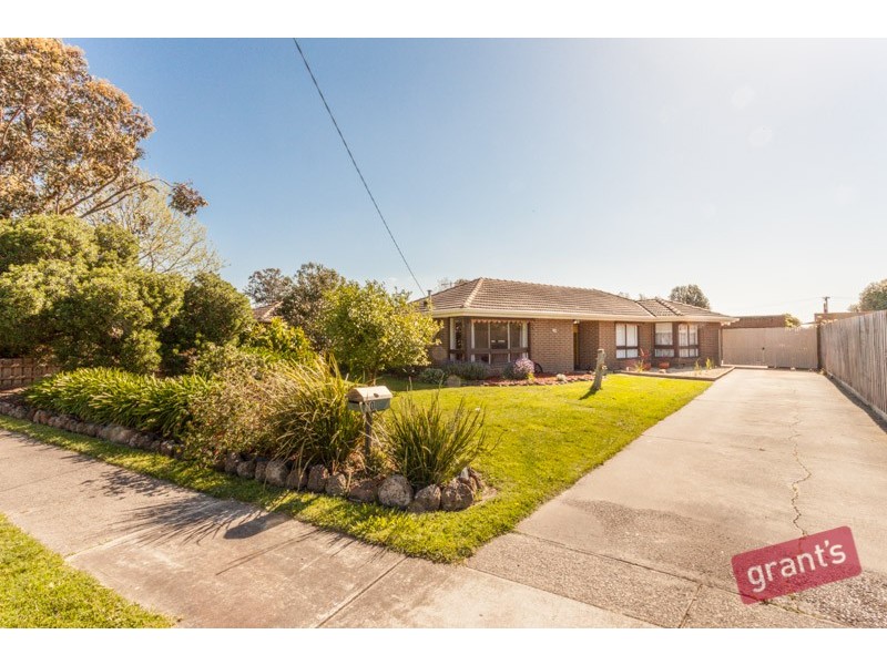 10 Springwood Avenue, Narre Warren VIC 3805