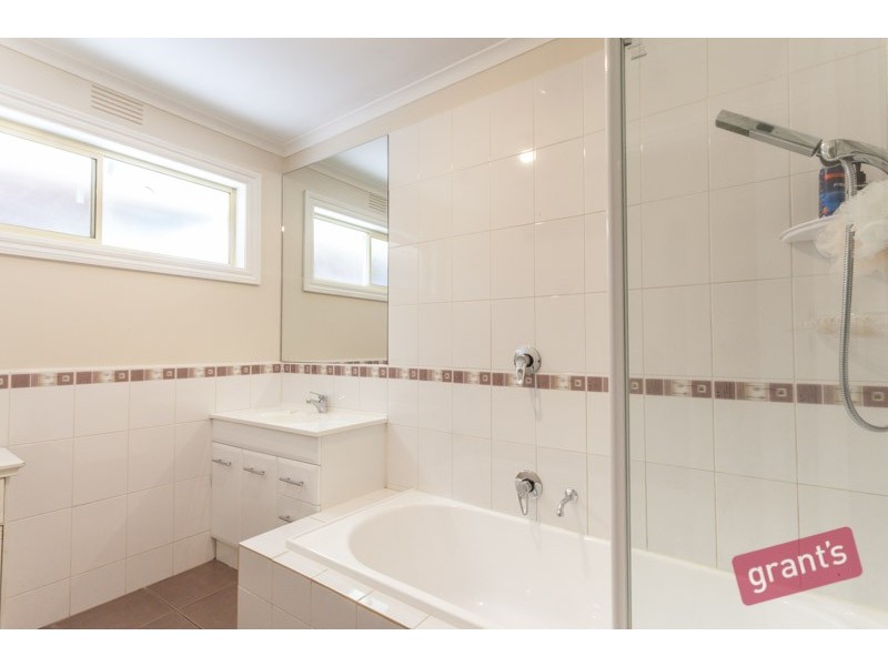 10 Springwood Avenue, Narre Warren VIC 3805