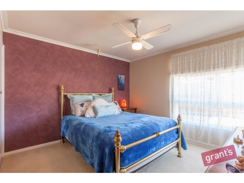 10 Springwood Avenue, Narre Warren VIC 3805