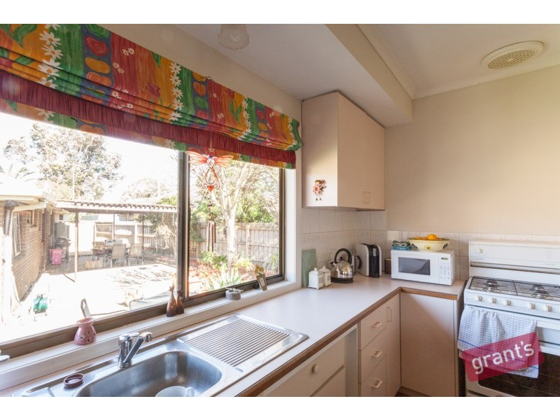 10 Springwood Avenue, Narre Warren VIC 3805