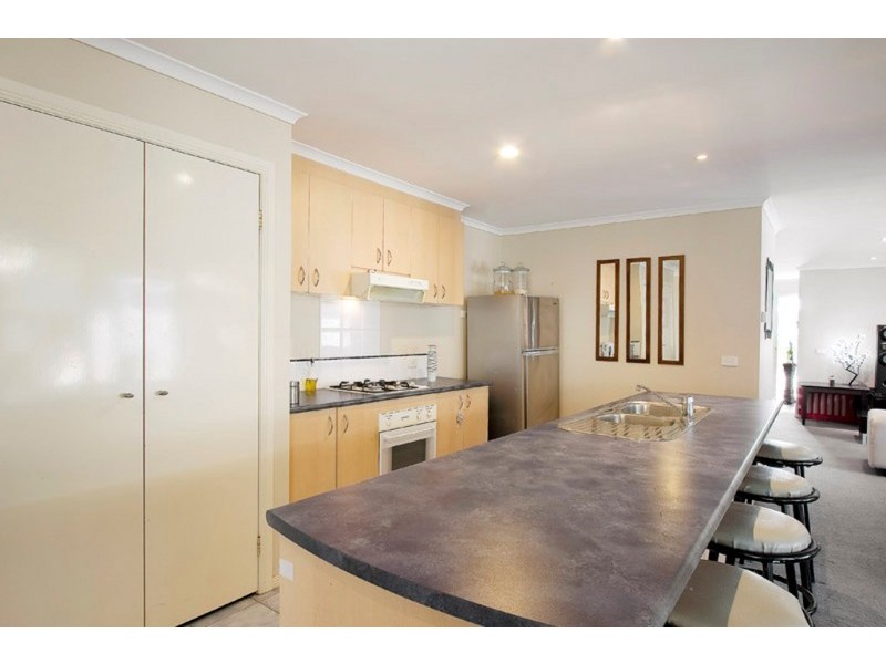 84 Amberly Park Drive, Narre Warren South VIC 3805