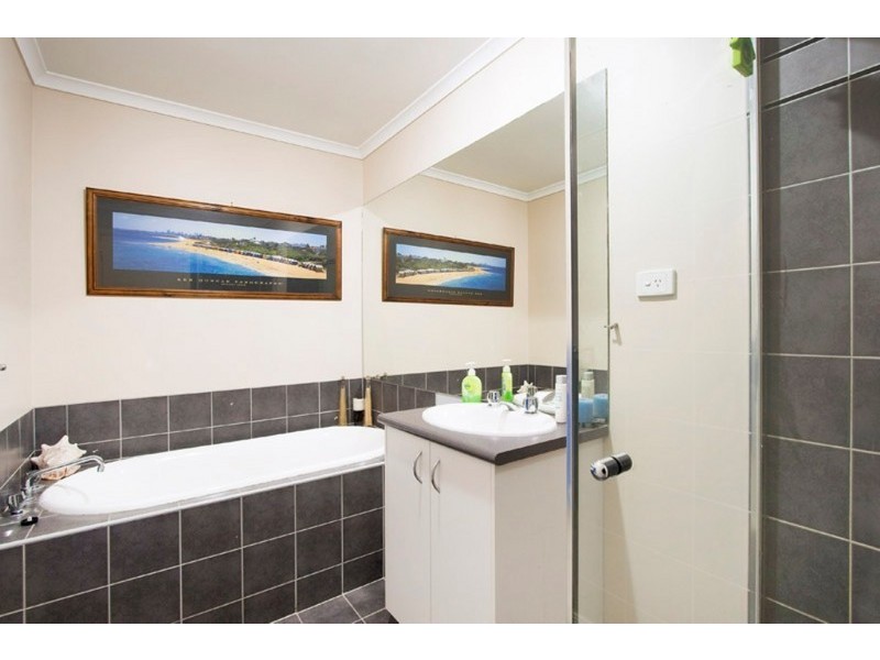 84 Amberly Park Drive, Narre Warren South VIC 3805