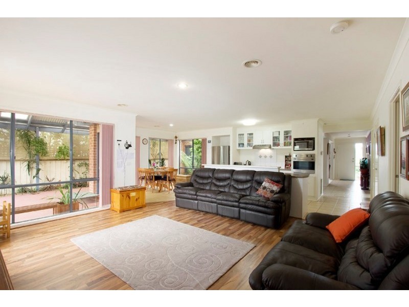 62 Galloway Drive, Narre Warren South VIC 3805