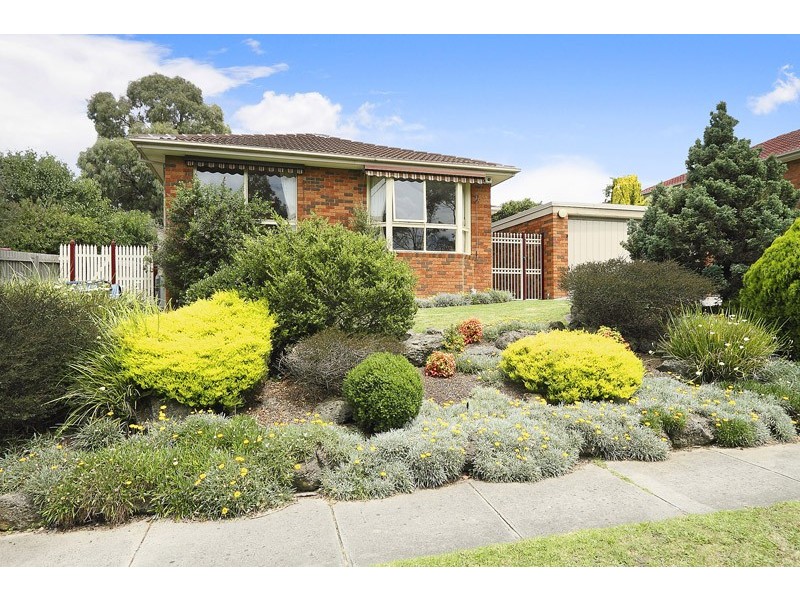 1 Chalcot Drive, Endeavour Hills VIC 3802