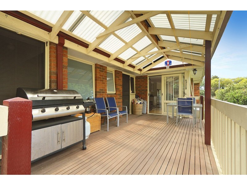 1 Chalcot Drive, Endeavour Hills VIC 3802