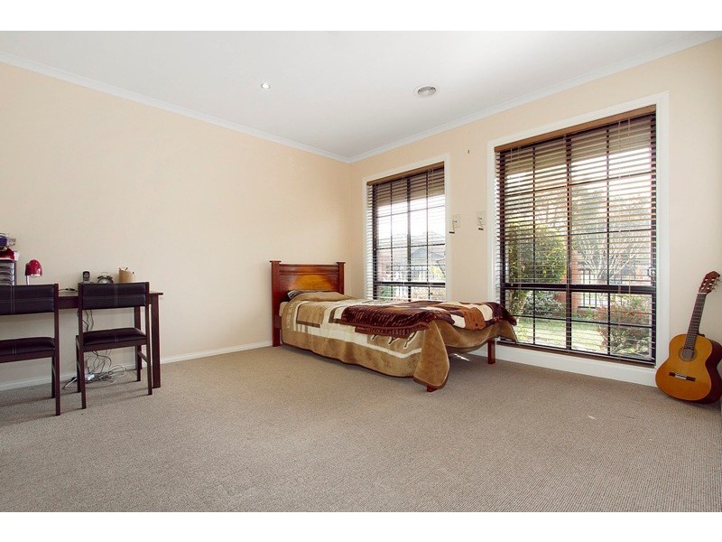 24 Tegans Close, Hallam VIC 3803
