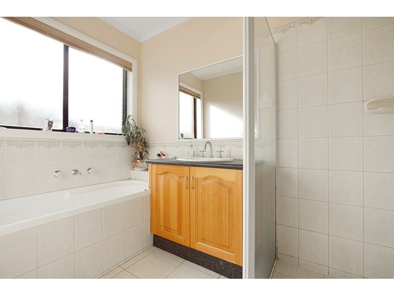 24 Tegans Close, Hallam VIC 3803