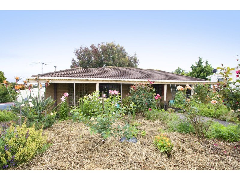 35 Willow Drive, Hampton Park VIC 3976