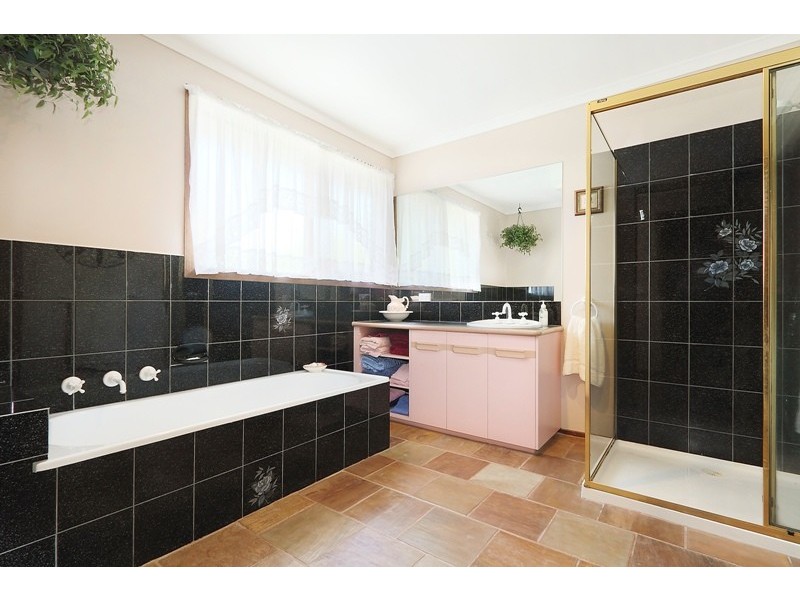 8 Dalbury Place, Narre Warren VIC 3805