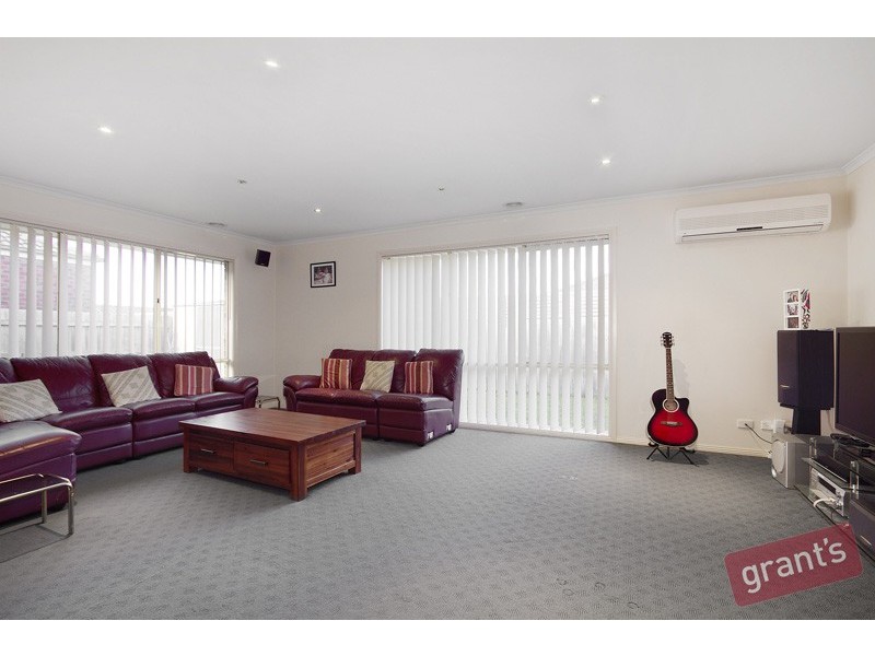 101 Melzak Way, Berwick VIC 3806
