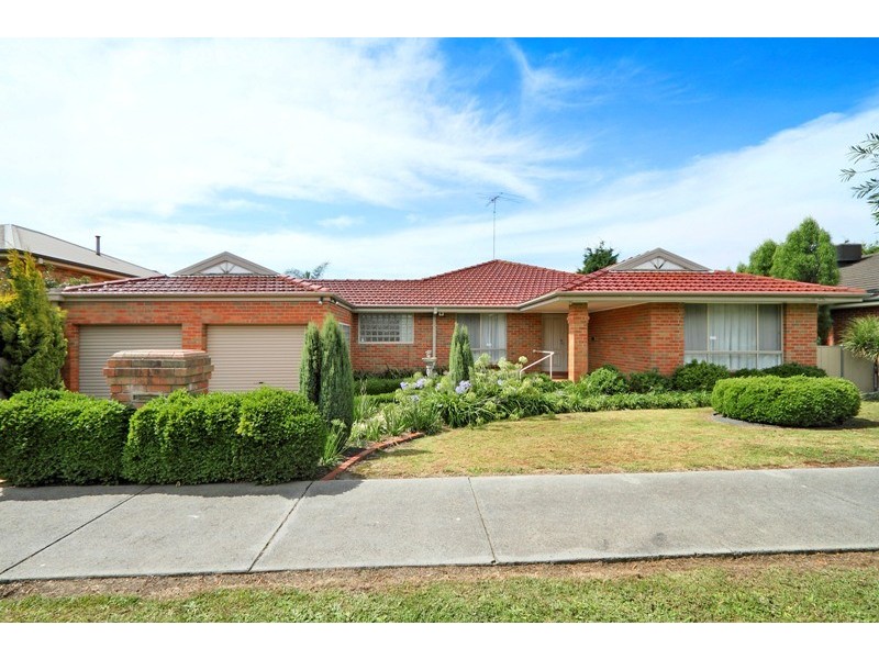 42 Royston Avenue, Berwick VIC 3806