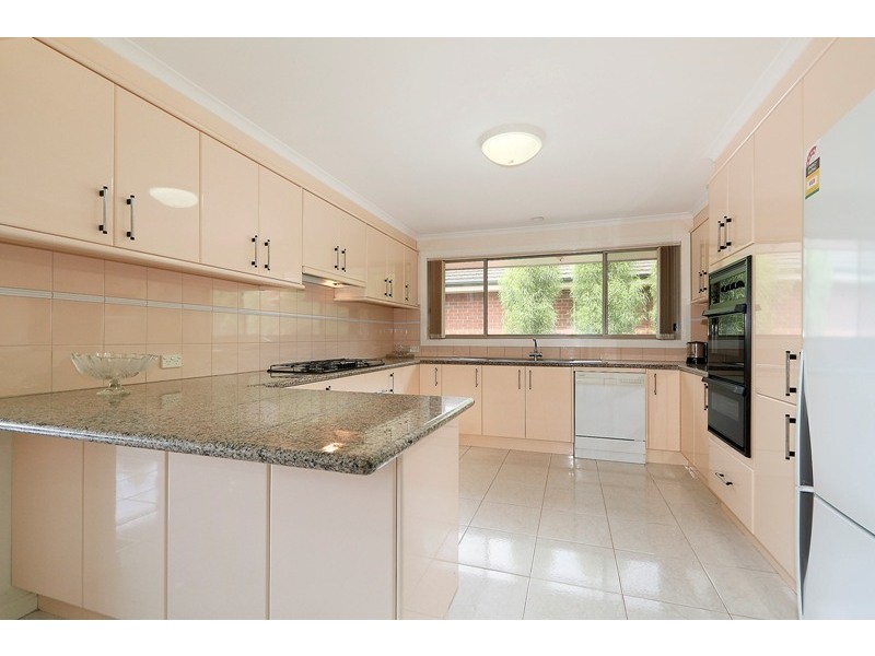 42 Royston Avenue, Berwick VIC 3806