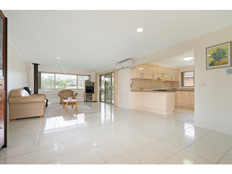 42 Royston Avenue, Berwick VIC 3806