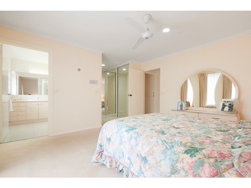 42 Royston Avenue, Berwick VIC 3806