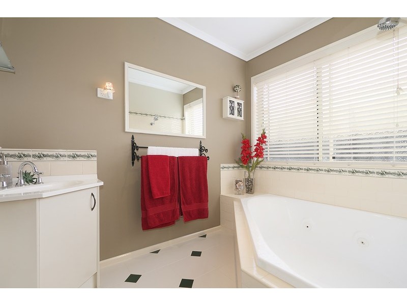 4 Jolimont Place, Narre Warren VIC 3805