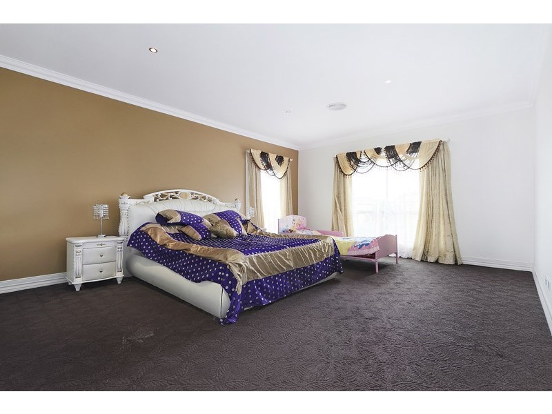 8 Milfull Court, Narre Warren VIC 3805