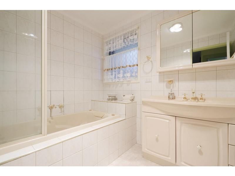 21 Coledale Close, Endeavour Hills VIC 3802
