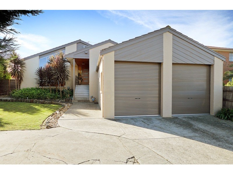 18 George Bass Avenue, Endeavour Hills VIC 3802