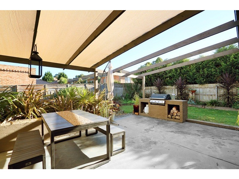 18 George Bass Avenue, Endeavour Hills VIC 3802