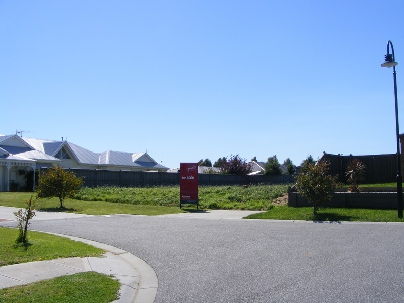 4 Derby Court, Cranbourne North VIC 3977