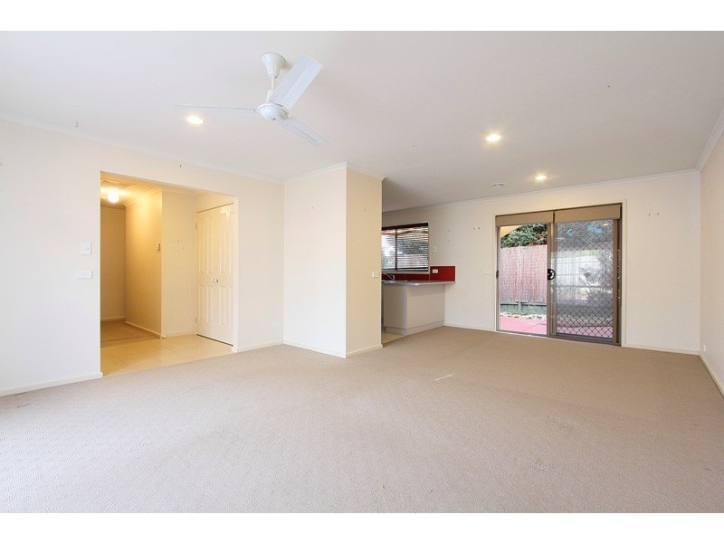 2/16  Appleton Court, Narre Warren South VIC 3805