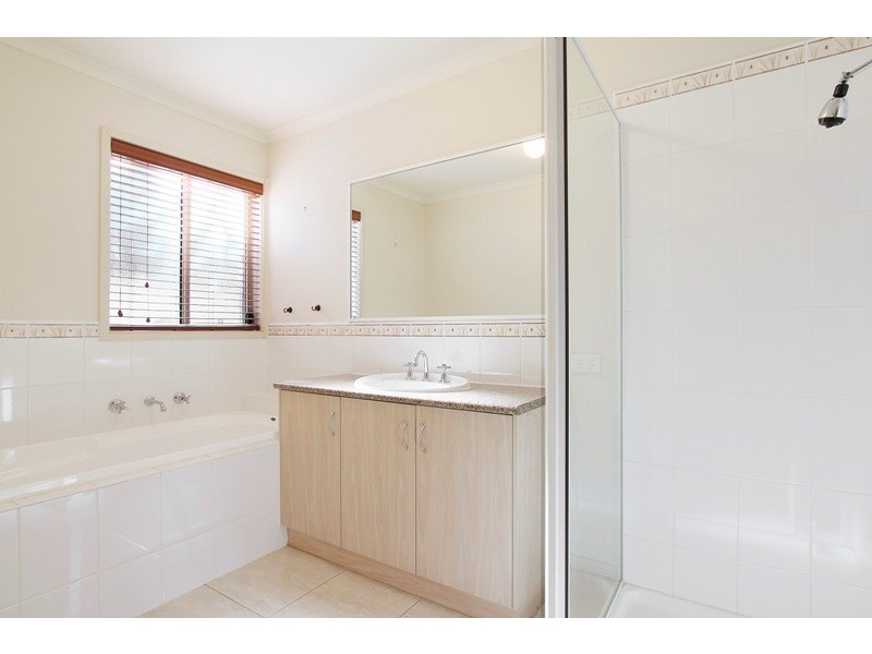 2/16  Appleton Court, Narre Warren South VIC 3805