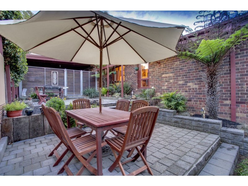17 Headingly Court, Endeavour Hills VIC 3802