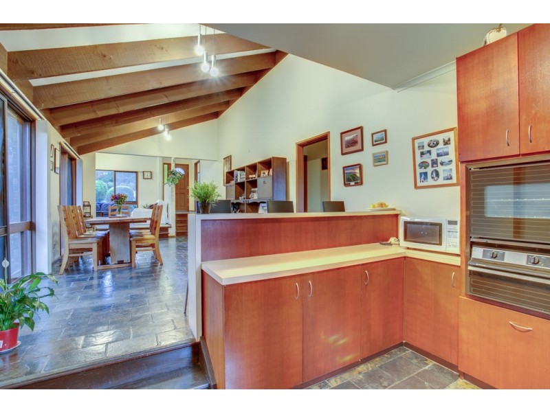 17 Headingly Court, Endeavour Hills VIC 3802