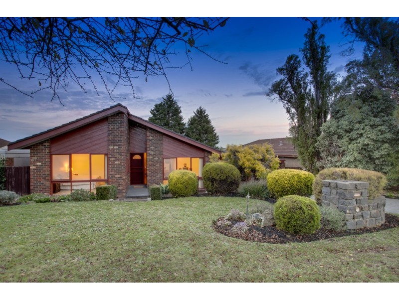 17 Headingly Court, Endeavour Hills VIC 3802