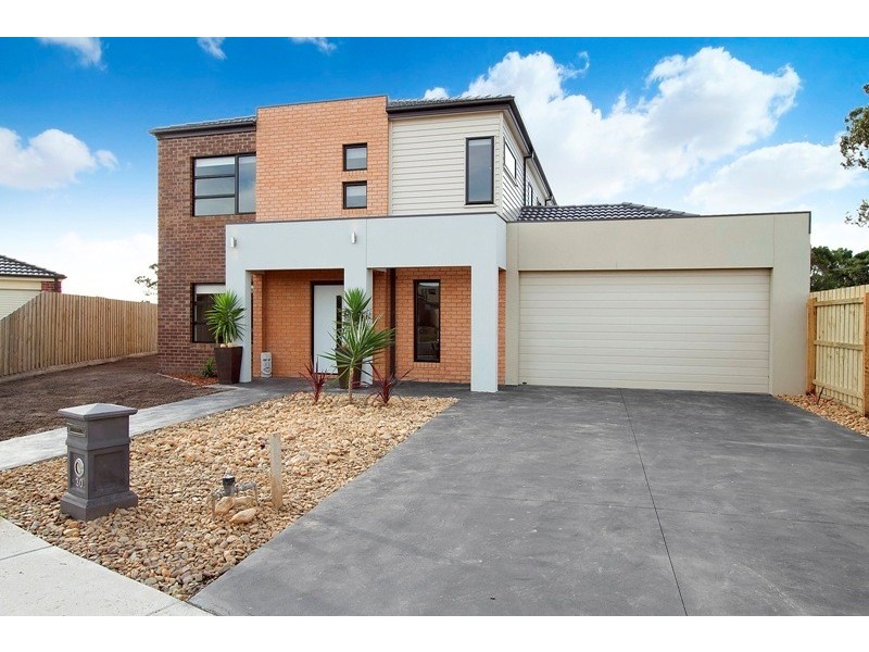 30 Aisbett Close, Lynbrook VIC 3975