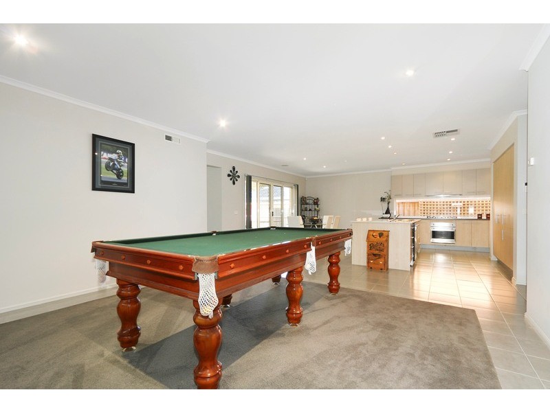 7 Sunhill Way, Berwick VIC 3806