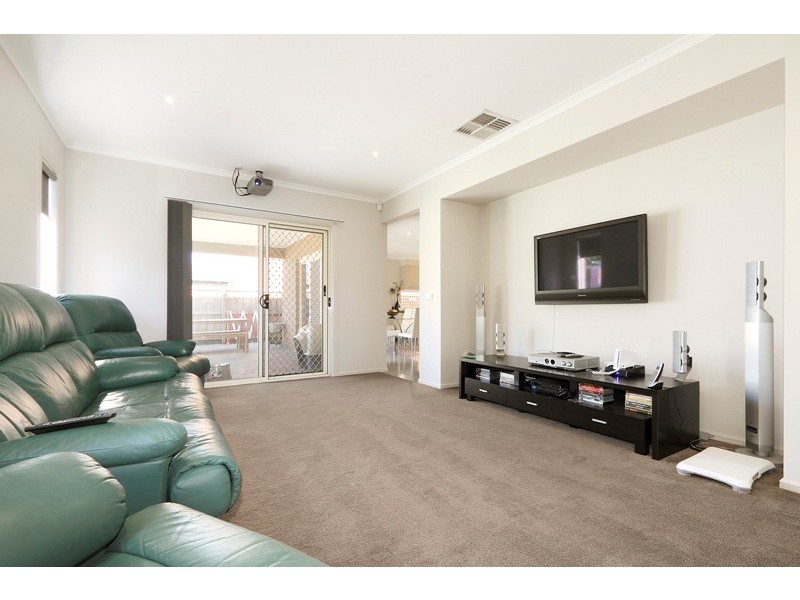 7 Sunhill Way, Berwick VIC 3806