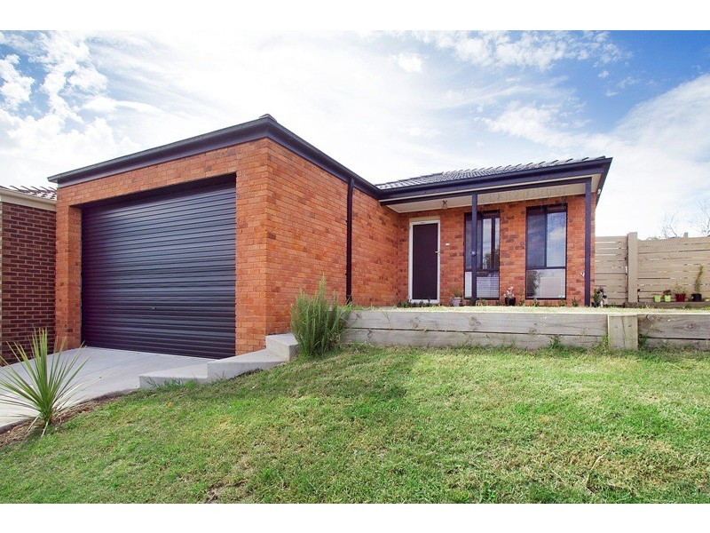 2 Nirringa Drive, Hampton Park VIC 3976