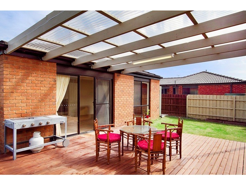 2 Nirringa Drive, Hampton Park VIC 3976