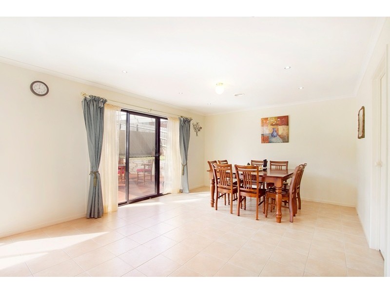 2 Nirringa Drive, Hampton Park VIC 3976