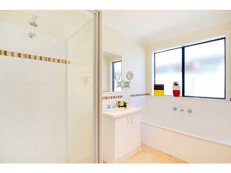 2 Nirringa Drive, Hampton Park VIC 3976