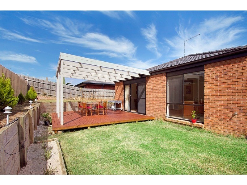 2 Nirringa Drive, Hampton Park VIC 3976