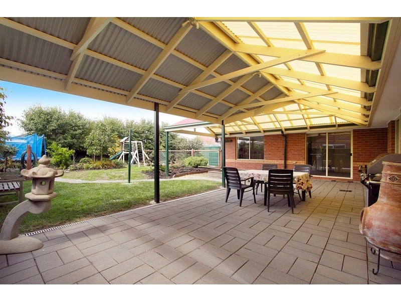 90 Harrington Drive, Narre Warren South VIC 3805