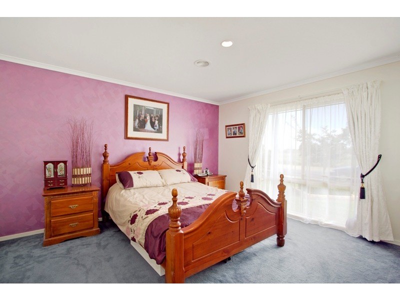 90 Harrington Drive, Narre Warren South VIC 3805