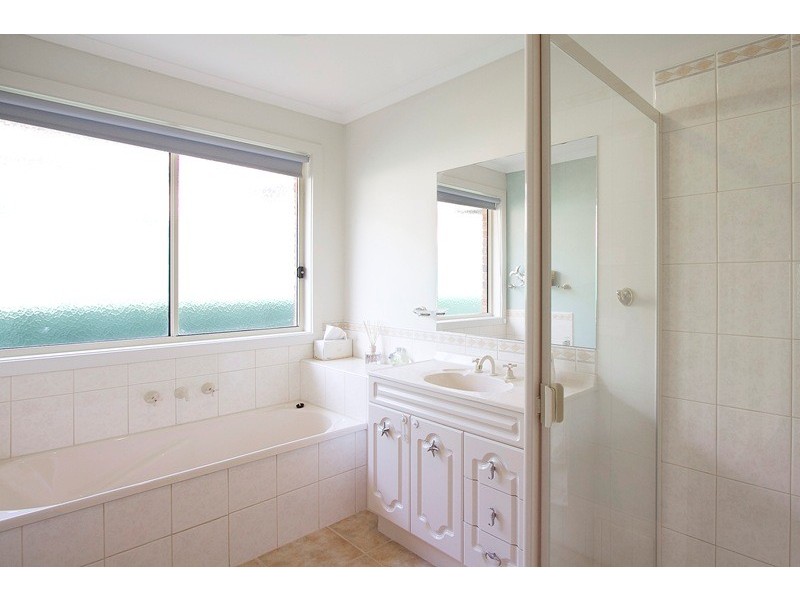 90 Harrington Drive, Narre Warren South VIC 3805