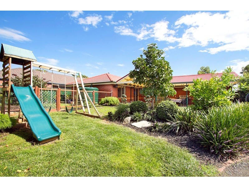 90 Harrington Drive, Narre Warren South VIC 3805