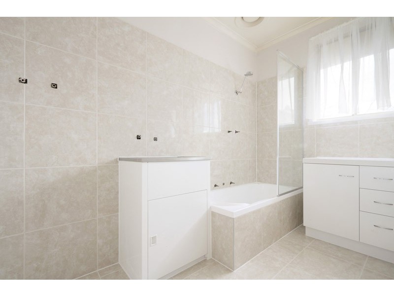 2/76 Hammond Road, Dandenong VIC 3175