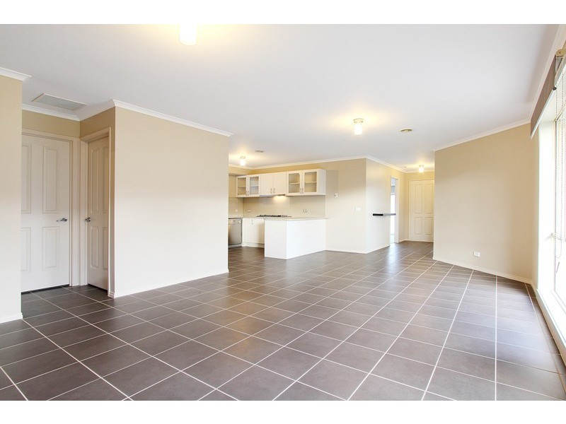 10 Alamanda Way, Cranbourne North VIC 3977