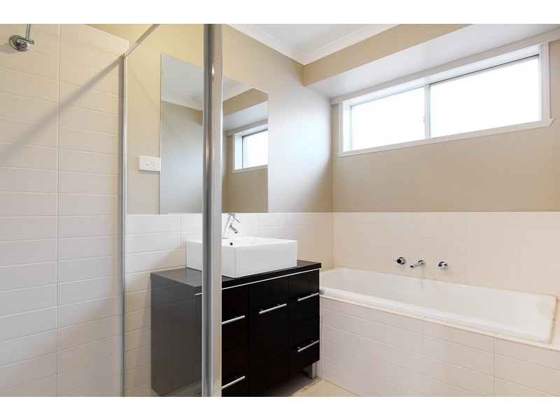 10 Alamanda Way, Cranbourne North VIC 3977