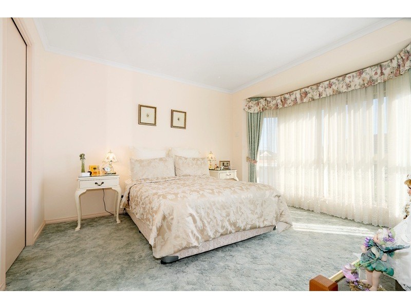 25/8  Monteith Crescent, Endeavour Hills VIC 3802