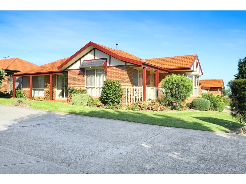 25/8  Monteith Crescent, Endeavour Hills VIC 3802