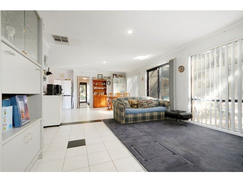 11 Greenock Crescent, Cranbourne East VIC 3977